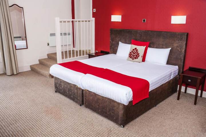 Room 6 of 36