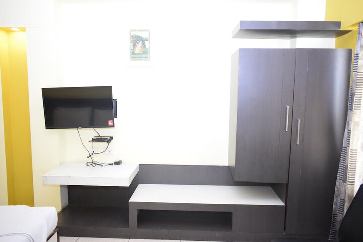Room 17 of 34