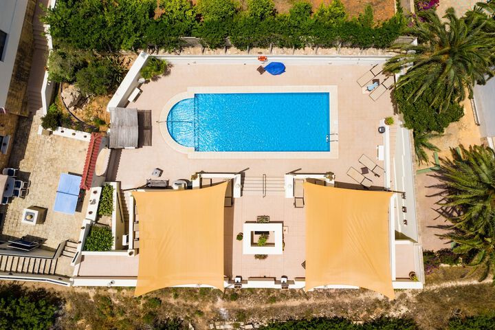 Pool 40 of 75