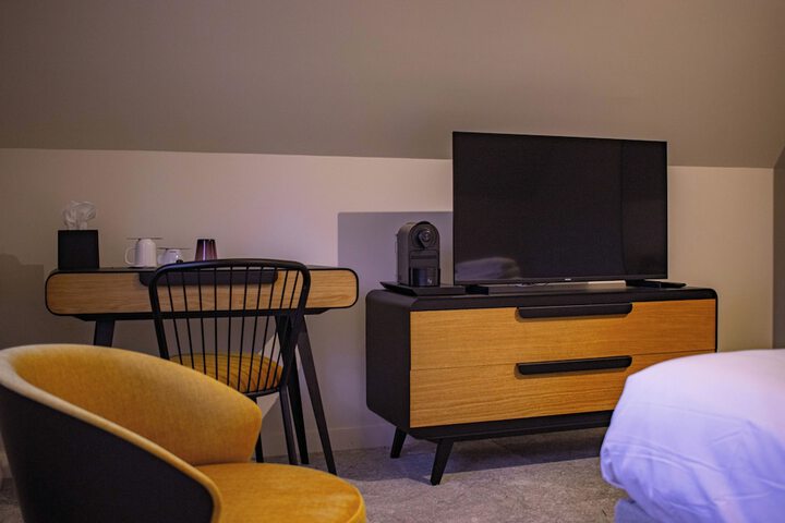 Room 14 of 99