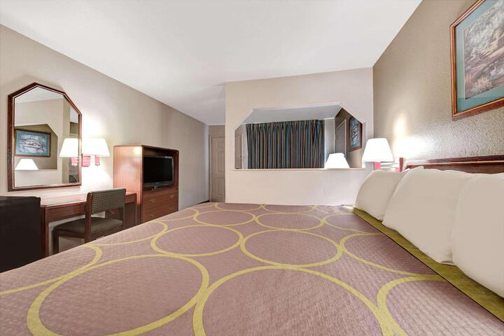 2 Queen Beds (1 of 4)