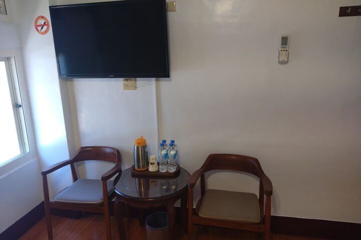 Room 12 of 42