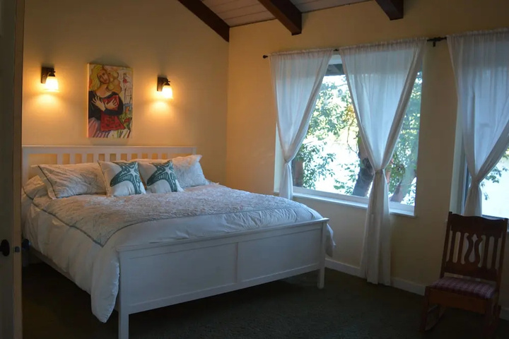 Room 3 of 16