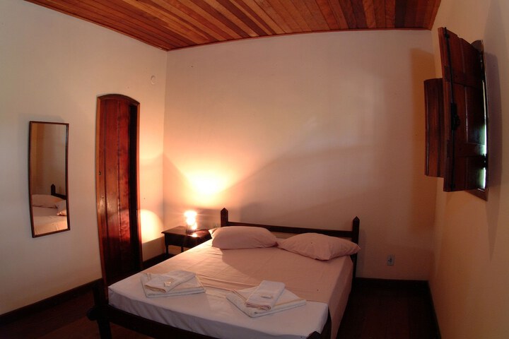 Room 9 of 32