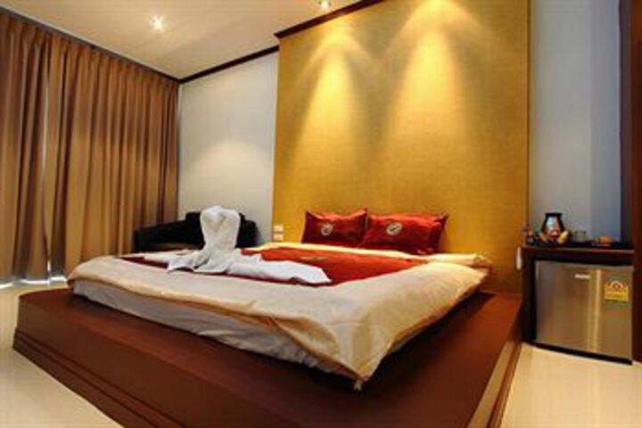 Room 9 of 37