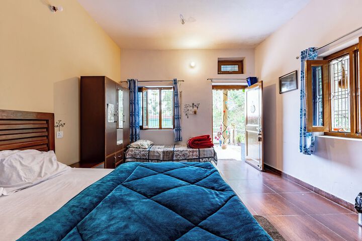 Room 9 of 33