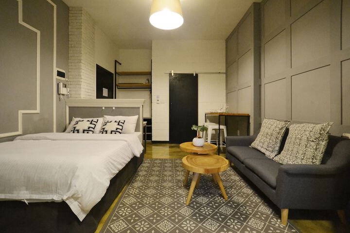 Room 9 of 114