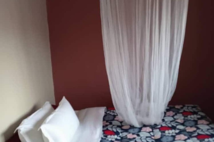 Room 6 of 11