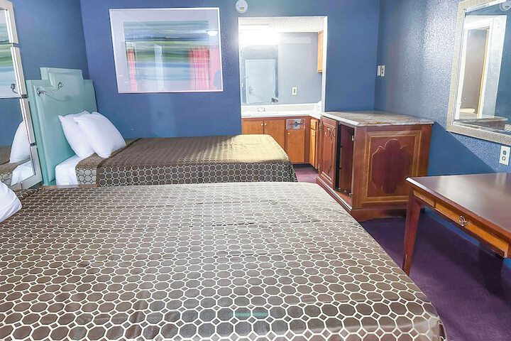 2 Double Beds (1 of 20)