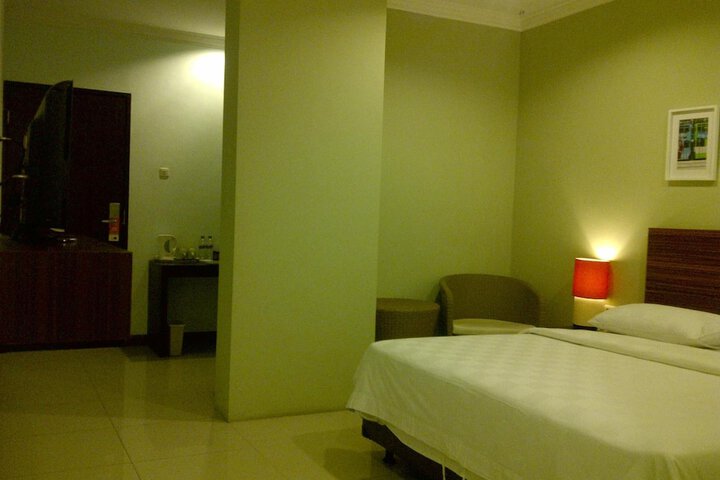 Room 25 of 37
