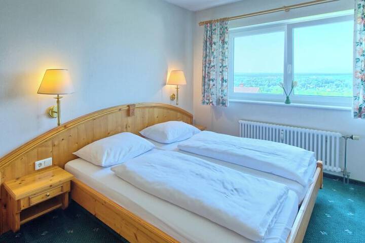 Room 5 of 13