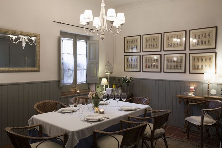 Dining 56 of 88