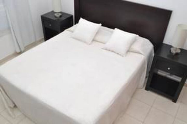 Room 3 of 10