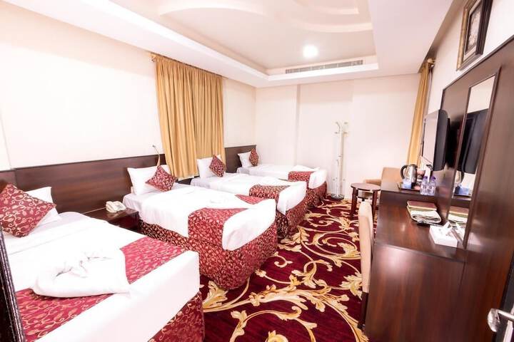 Room 7 of 13