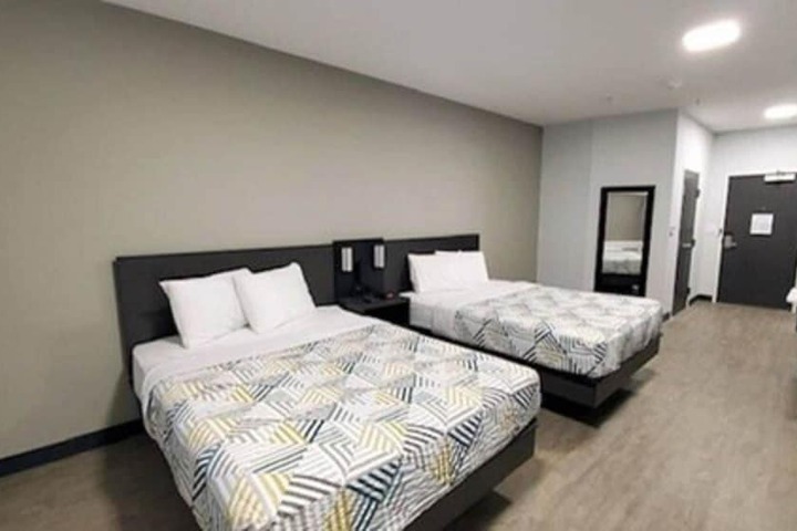 Room 20 of 33