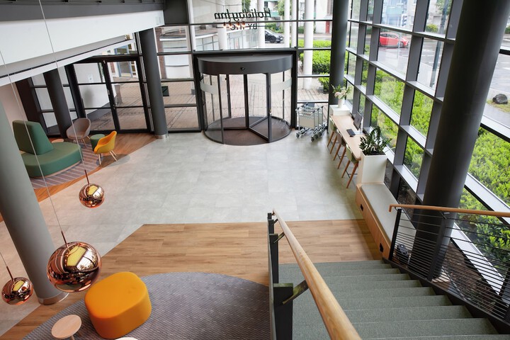 Guest Lobby
