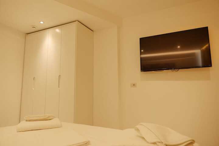 Room 18 of 38