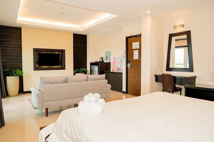 Room 5 of 10