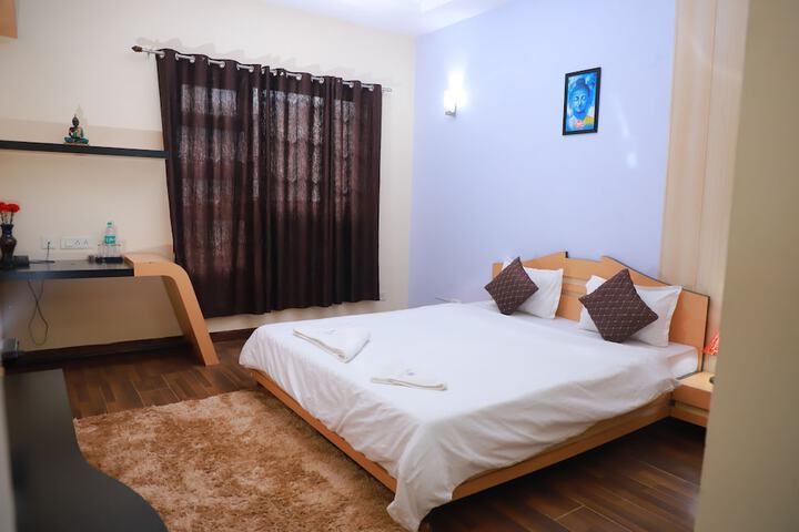 Room 9 of 19