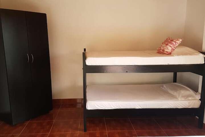 Room 4 of 38