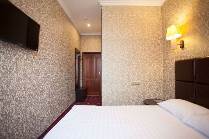Room 10 of 39