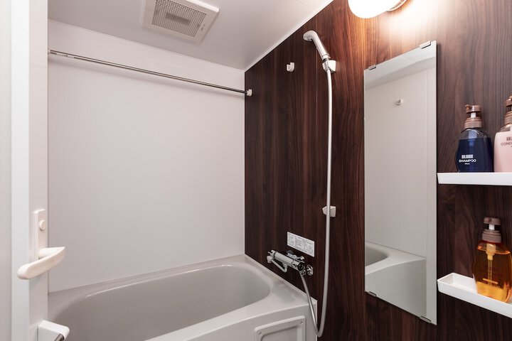 Room 32 of 47