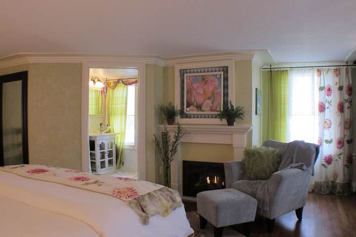 Room 3 of 49