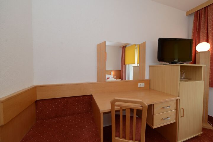 Room 18 of 61