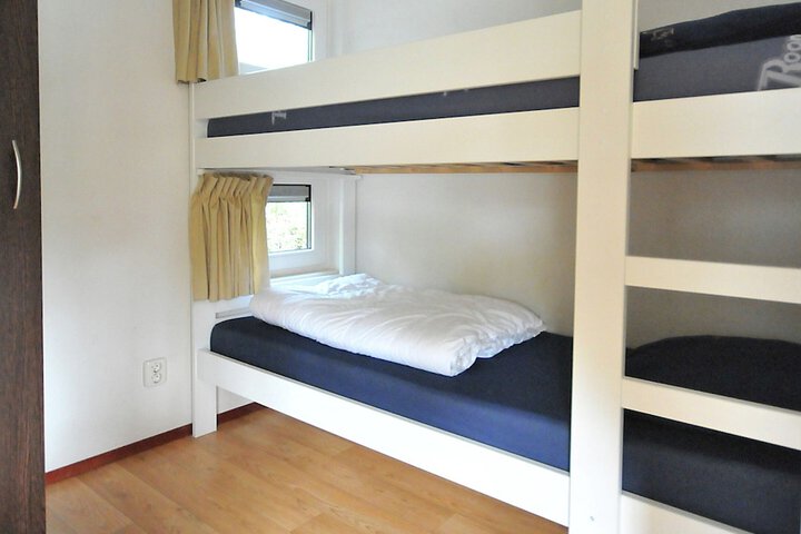 Room 3 of 32