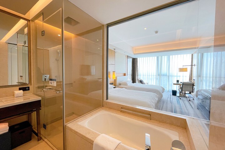Room 20 of 49