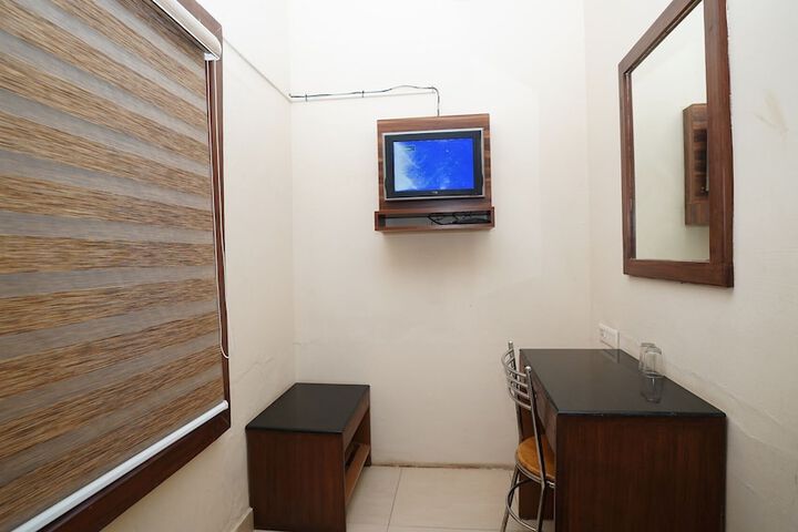 Room 8 of 19