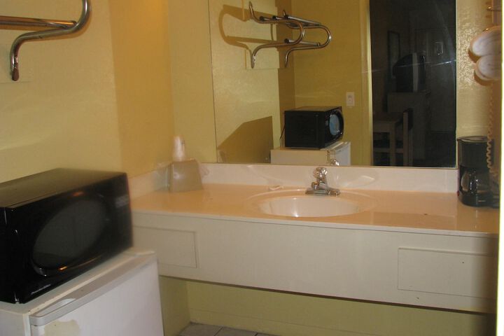 2 Queen Beds (9 of 21)