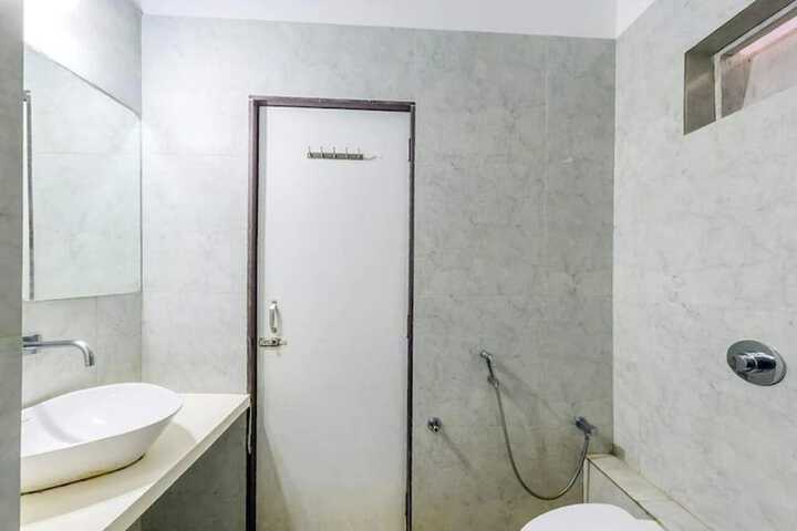 Room 4 of 5