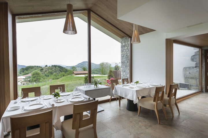 Dining 80 of 108