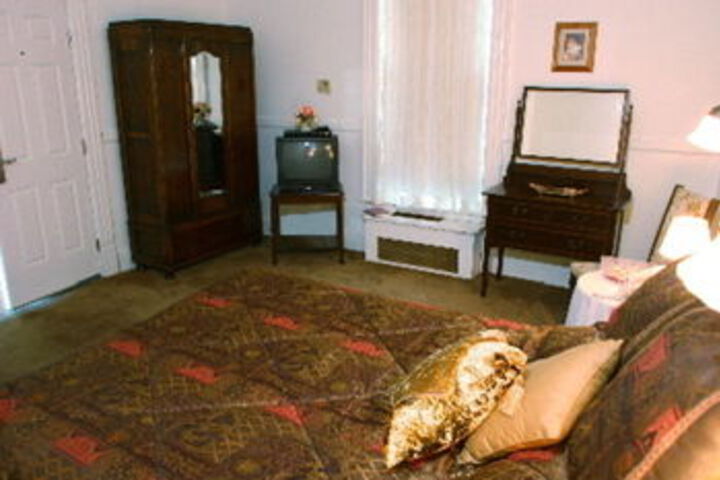 Room 23 of 68