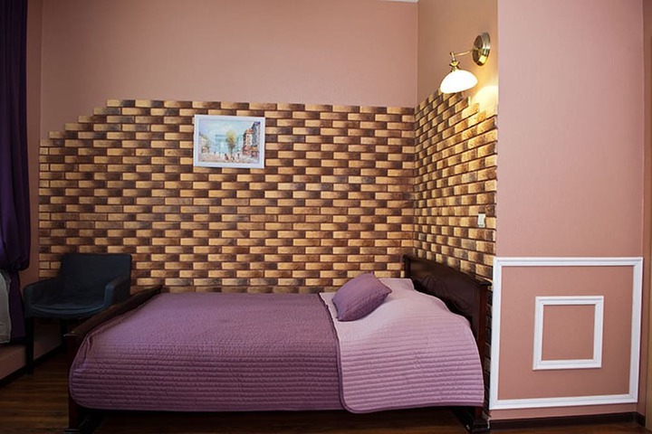 Room 2 of 6