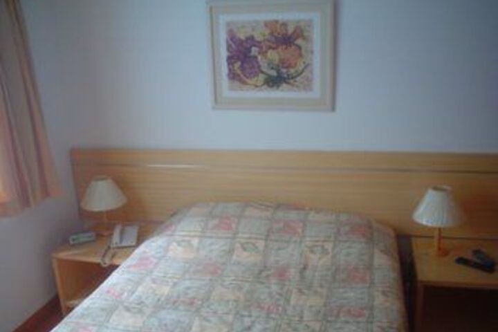 Room 3 of 14