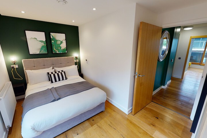 Room 14 of 296