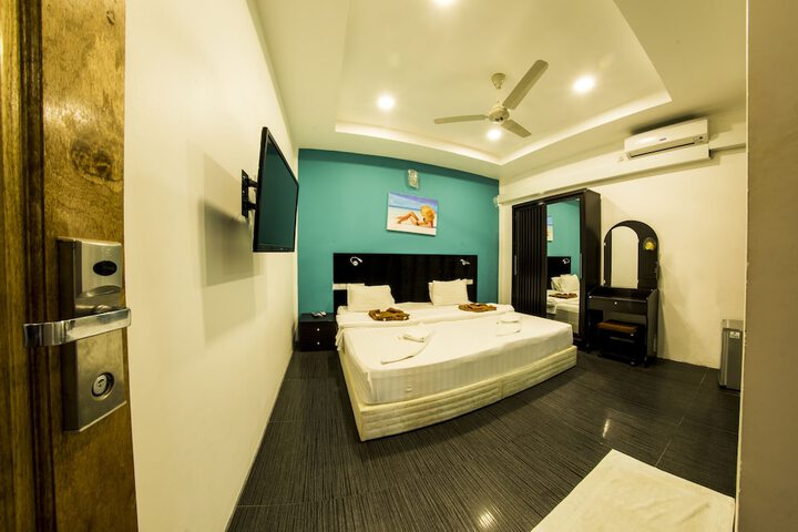 Room 10 of 51