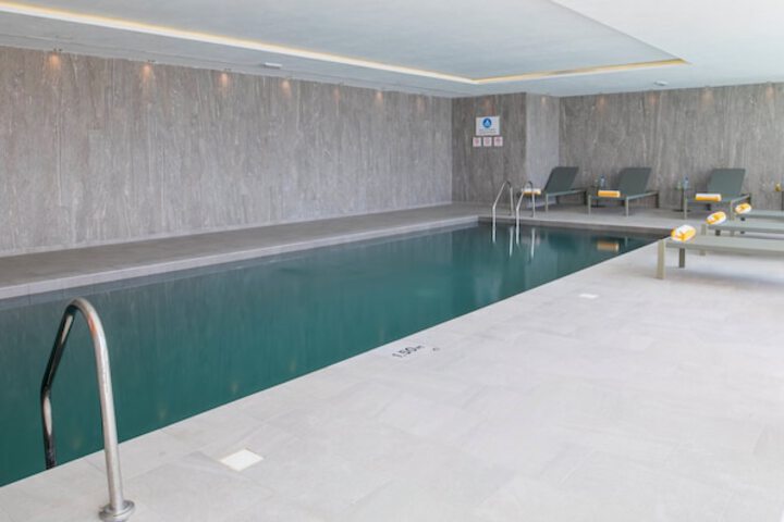 Hotel Pool