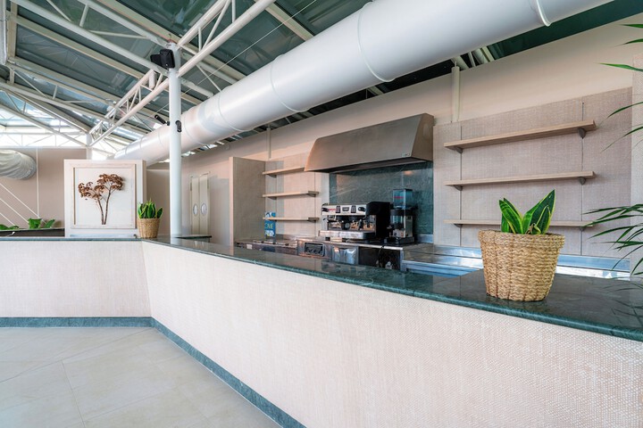 Business Center 226 of 256
