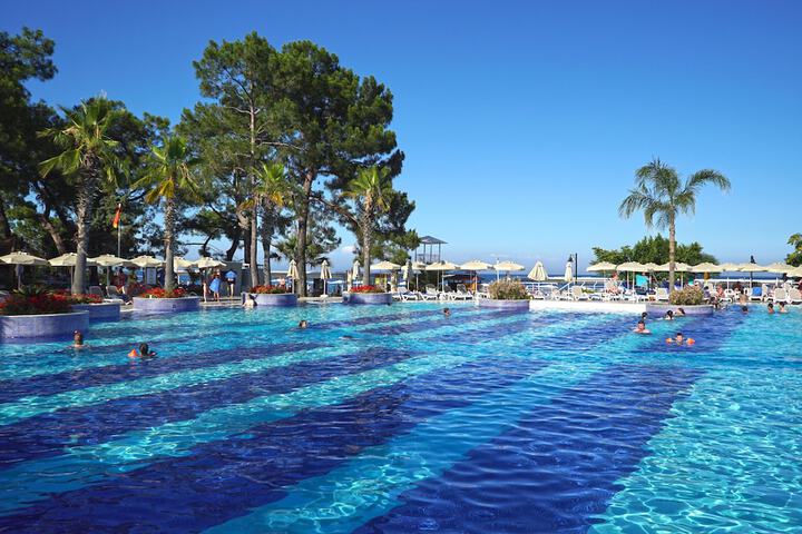 Pools & Facilities