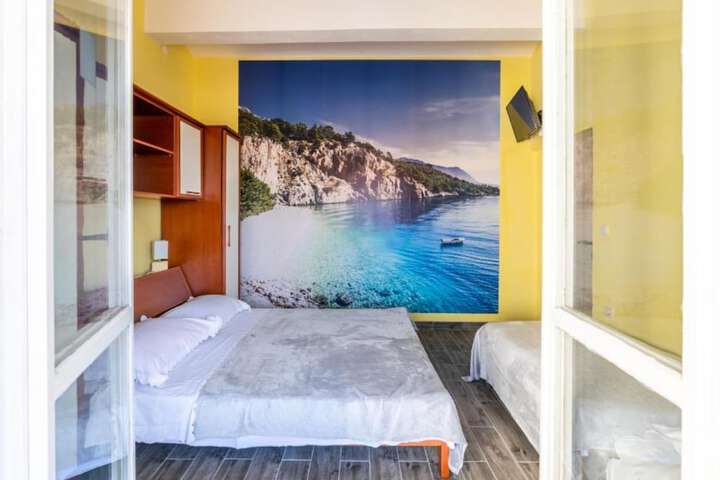 Room 9 of 44