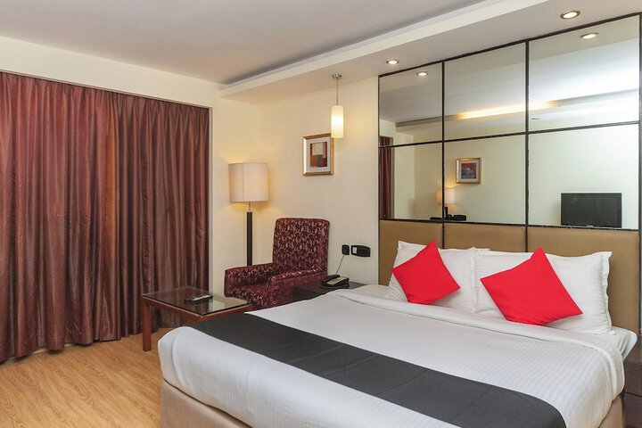 Room 12 of 19