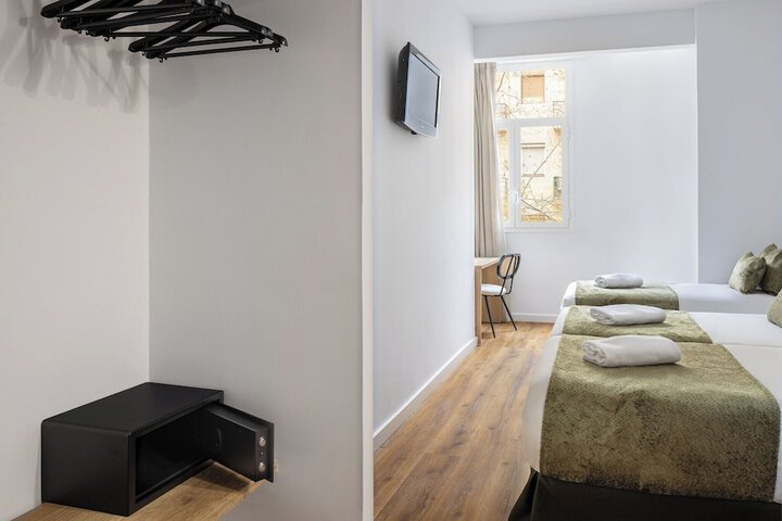 Room 13 of 29