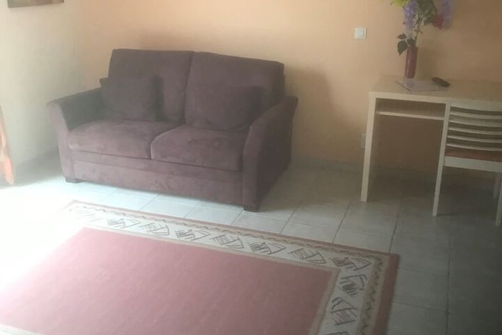 Room 4 of 33