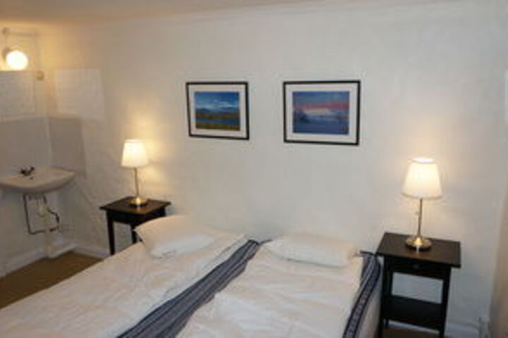 Room 5 of 49
