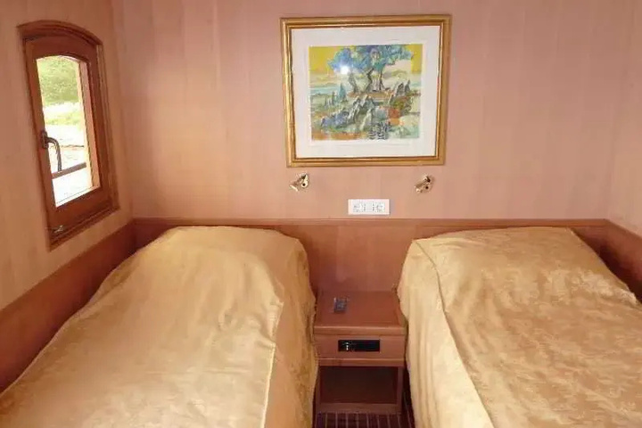 Cruise From Dubrovnik on M / Y Dalvin