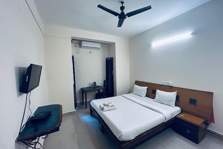 Room 7 of 17