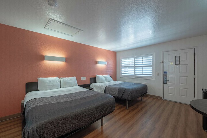 Room 5 of 31